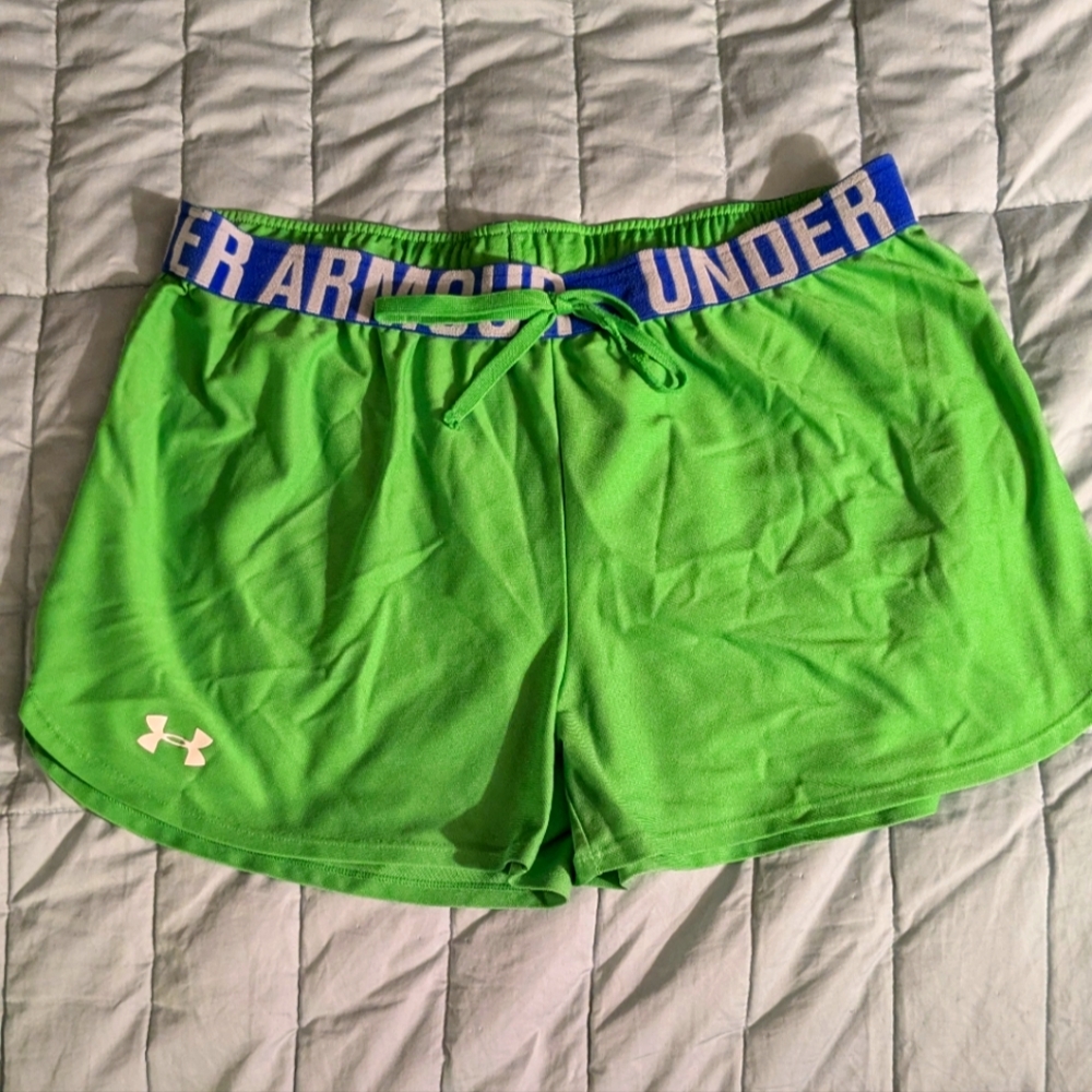 Women's Under Armour Green Loose Heat Gear Shorts - Large